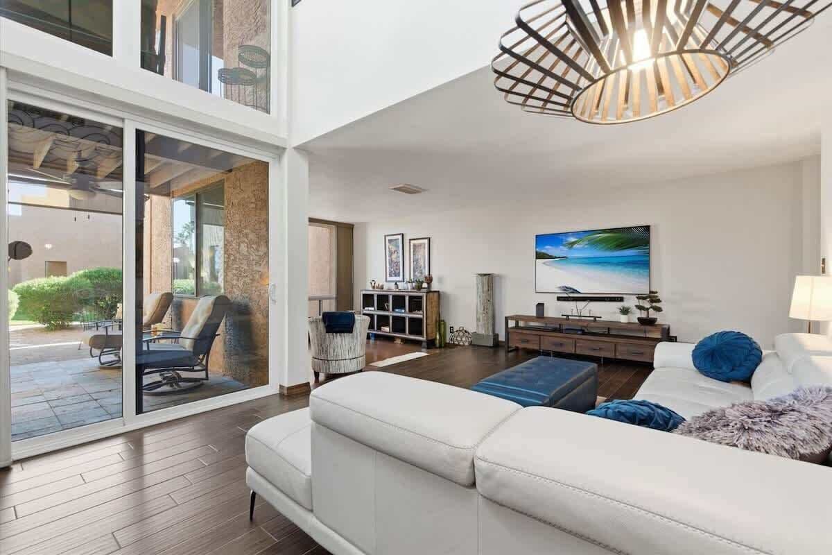 Smart TV, fireplace, offices