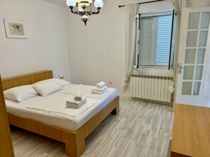 Internet - Erdgeschosswohnung mit Terrasse für sechs Person by Interhome (Rab/Kampor)