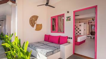 Deluxe Double Room, Pool View | Teres/patio