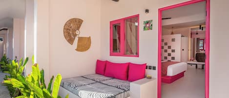 Deluxe dubbelrum - utsikt mot poolen | Terrass/Patio