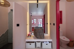 Grande Pool | Bathroom | Shower, free toiletries, hair dryer, bidet - PinkGlamour Gili Air – for Cool Adults Only (Gili Air)