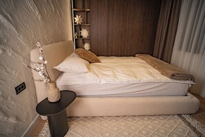 1 dormitorio, tabla de planchar con plancha, wifi y ropa de cama