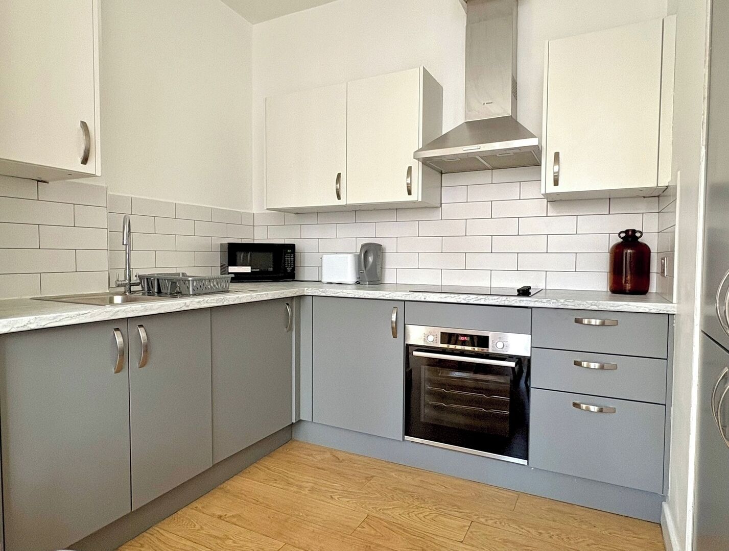 Microwave, oven, stovetop, cookware/dishes/utensils