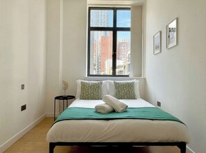 2 bedrooms, WiFi, bed sheets - Shoreditch Apartments by PrimeCityHosts F3 (Greater London)