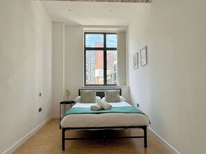 2 bedrooms, WiFi, bed sheets - Shoreditch Apartments by PrimeCityHosts F3 (Greater London)