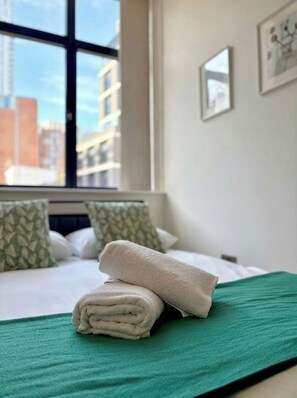 2 bedrooms, WiFi, bed sheets - Shoreditch Apartments by PrimeCityHosts F3 (Greater London)