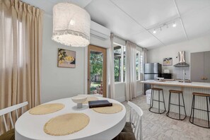 Dining - 4 Dawson St Goolwa | Cottage (Goolwa)