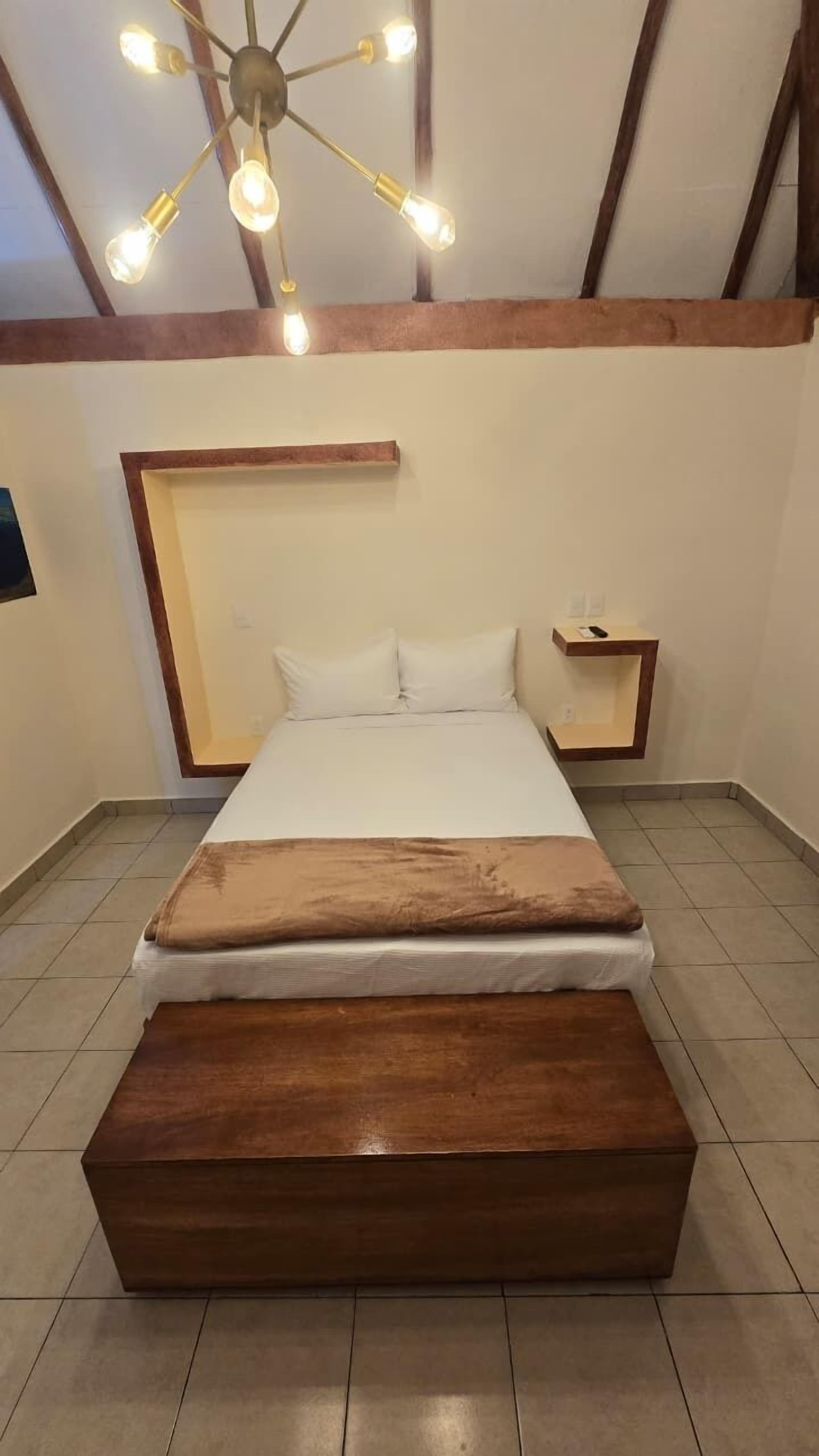 Blackout drapes, free WiFi