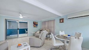 Dining - Periwinkle Blue - Pet Friendly, Golden Beach (Sunshine Coast)