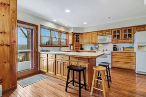 Refrigerador, horno, placa de cocina, lavavajillas