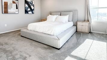 3 habitaciones, tabla de planchar con plancha, wifi y ropa de cama