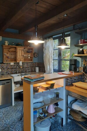 Fridge, microwave, oven, dishwasher - Masterapartment by Interhome (Herceg Novi)