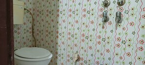 تجهيزات دش، مراحيض شطف، مناشف