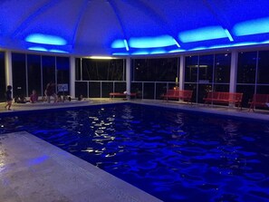 Pool -  Mantra Towers of Chevron Holiday in Paradise (Surfers Paradise)