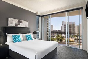 Iron/ironing board, Internet, bed sheets -  Mantra Towers of Chevron Holiday in Paradise (Surfers Paradise)