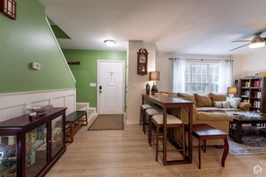 Televisor intel·ligent, videojocs, llibres i estèreo 