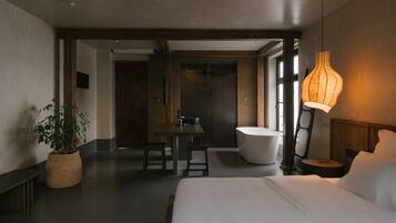 Rom – superior, byutsikt | Sengetøy av topp kvalitet, minibar, wi-fi (inkludert) og sengetøy