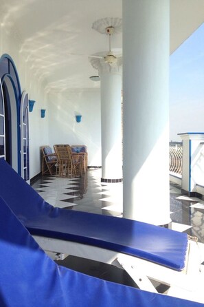 Terrace/patio - mit Pool, Garten und Dachterrasse by Interhome (Luxor)