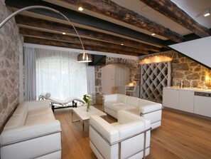 Living area - mit Entspannung im Whirlpool by Interhome (Dragovode)