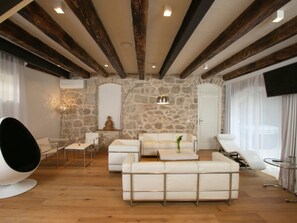 Interior - mit Entspannung im Whirlpool by Interhome (Dragovode)
