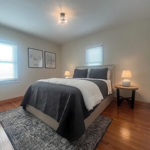 Iron/ironing board, internet, bed sheets