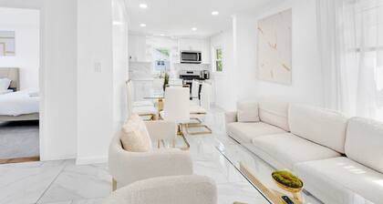 Luxury NYC Stay 5BR • 2Bath • Sleeps 16+ • Free Parking