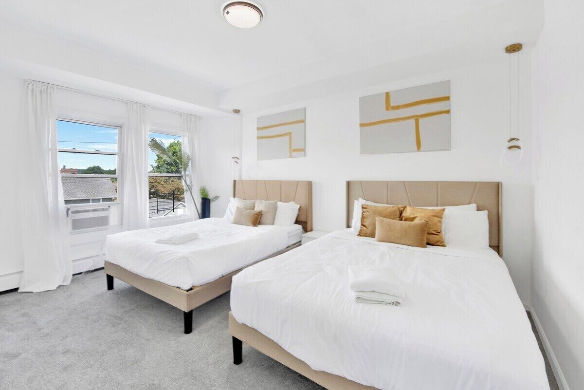 5 chambres, fer et planche à repasser, Wi-Fi, draps fournis