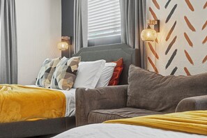 4 bedrooms, desk, free WiFi, bed sheets