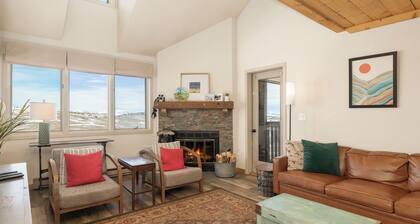 Wonderful 2-bedroom condo in tranquil Granby perfect for your getaway