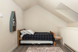2 bedrooms, WiFi - Wonderful 2-bedroom condo in tranquil Granby perfect for your getaway (Granby)