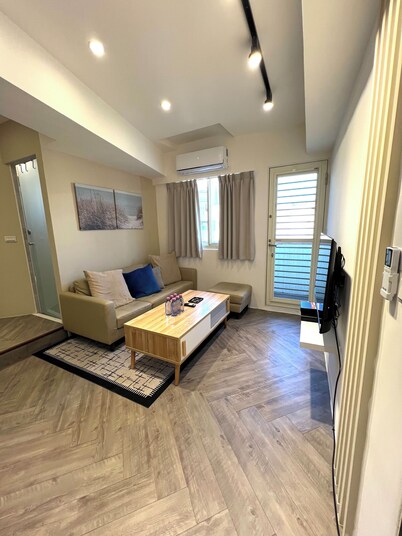 Perfect Home for Group 3B1b Taipei 101 & MRT-6 min, Elevator, WIFI, Desk