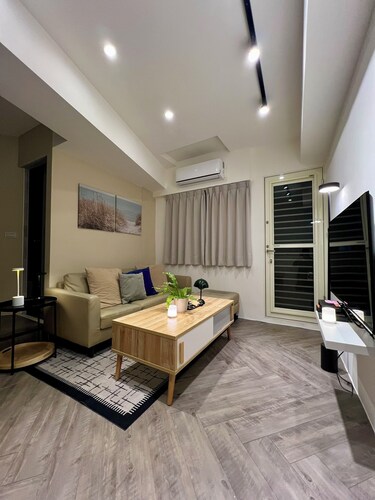 Perfect Family Home 3B1b Taipei 101 & MRT-6 min, Elevator, WIFI, Desk