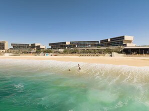 Sun-loungers, beach towels - LUXURY OCEAN VIEW ONE-BEDROOM VILLA at The CLUB at SOLAZ Resort (San José del Cabo)