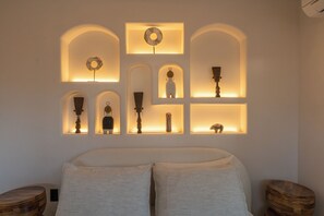 Egyptian cotton sheets, premium bedding, down duvets, memory-foam beds - The Nicho House: 4BD Ultra-Modern Adobe: Walk to Plaza (Santa Fe)