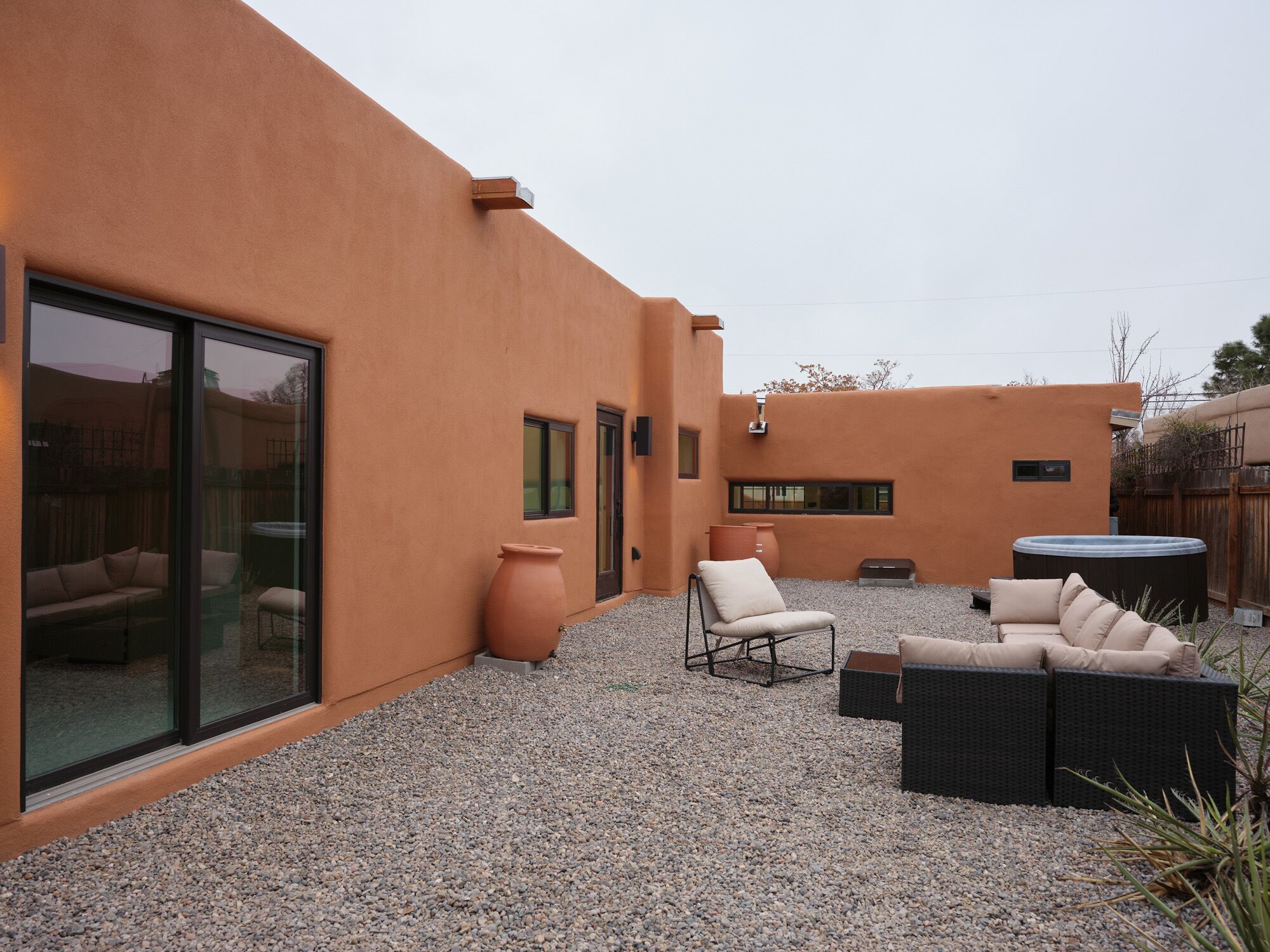 ลานระเบียง/นอกชาน