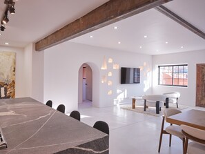 Kursi makan untuk bayi