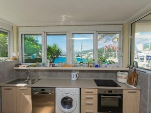 Kühlschrank, Mikrowelle, Ofen, Geschirrspüler