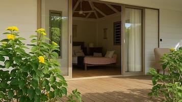 Bungalow Confort, vistas al jardín | Terraza o patio