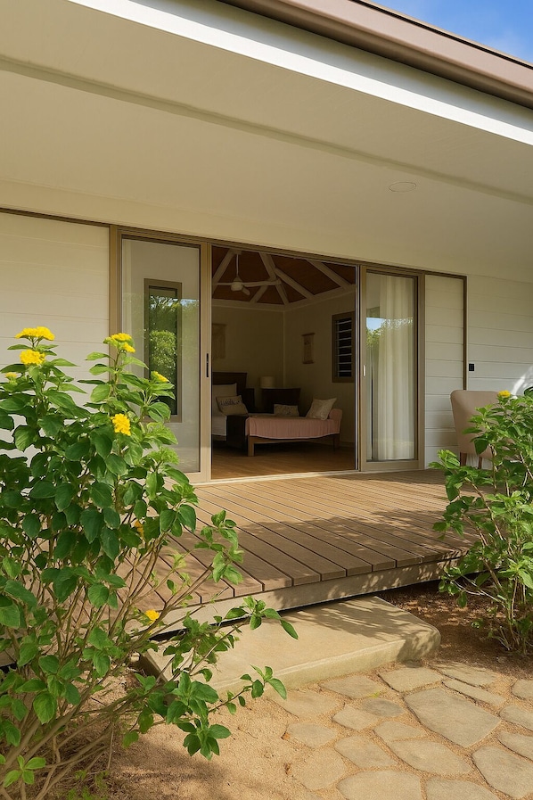 Comfort Bungalow, Garden View | Terrace/patio