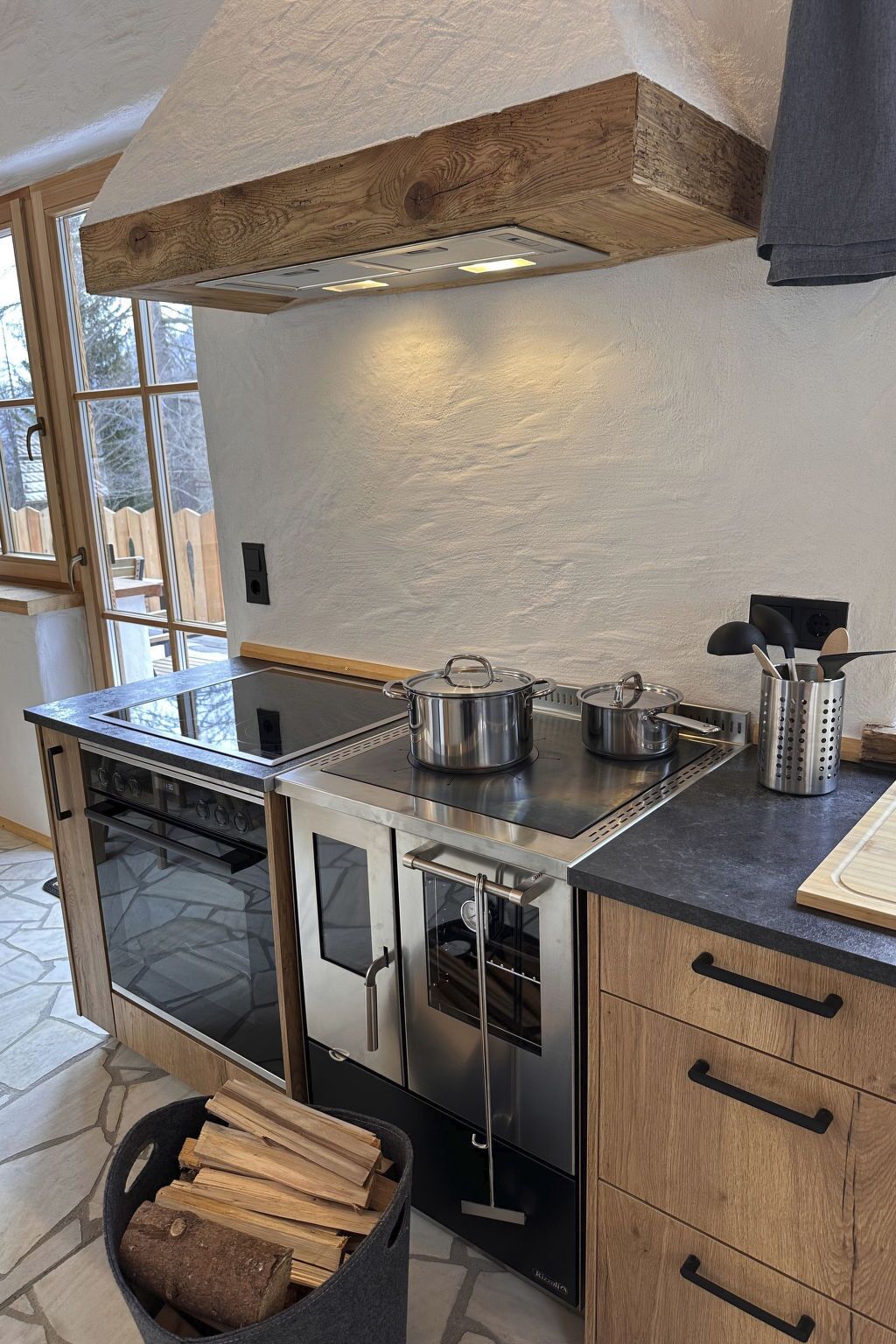 Frigorifero, forno, lavastoviglie, pentole/stoviglie/utensili