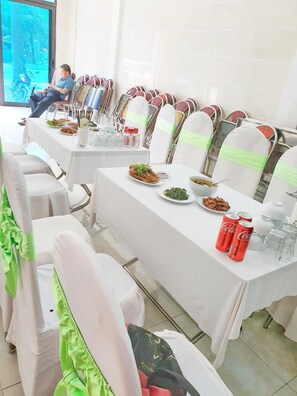 Restaurant - Khách S?n Tu?n Th?o (Vinh)