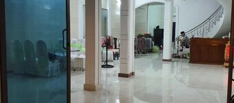 Khách S?n Tu?n Th?o