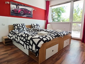 6 bedrooms, internet