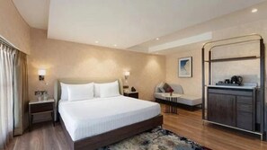 Room - Clarks Inn Suites Hyderabad (Hyderabad)