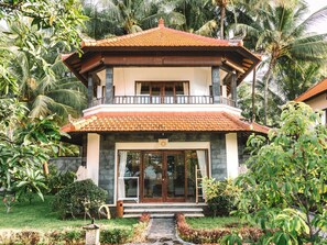 Exterior detail - direkt am Strand by Interhome (Buleleng)