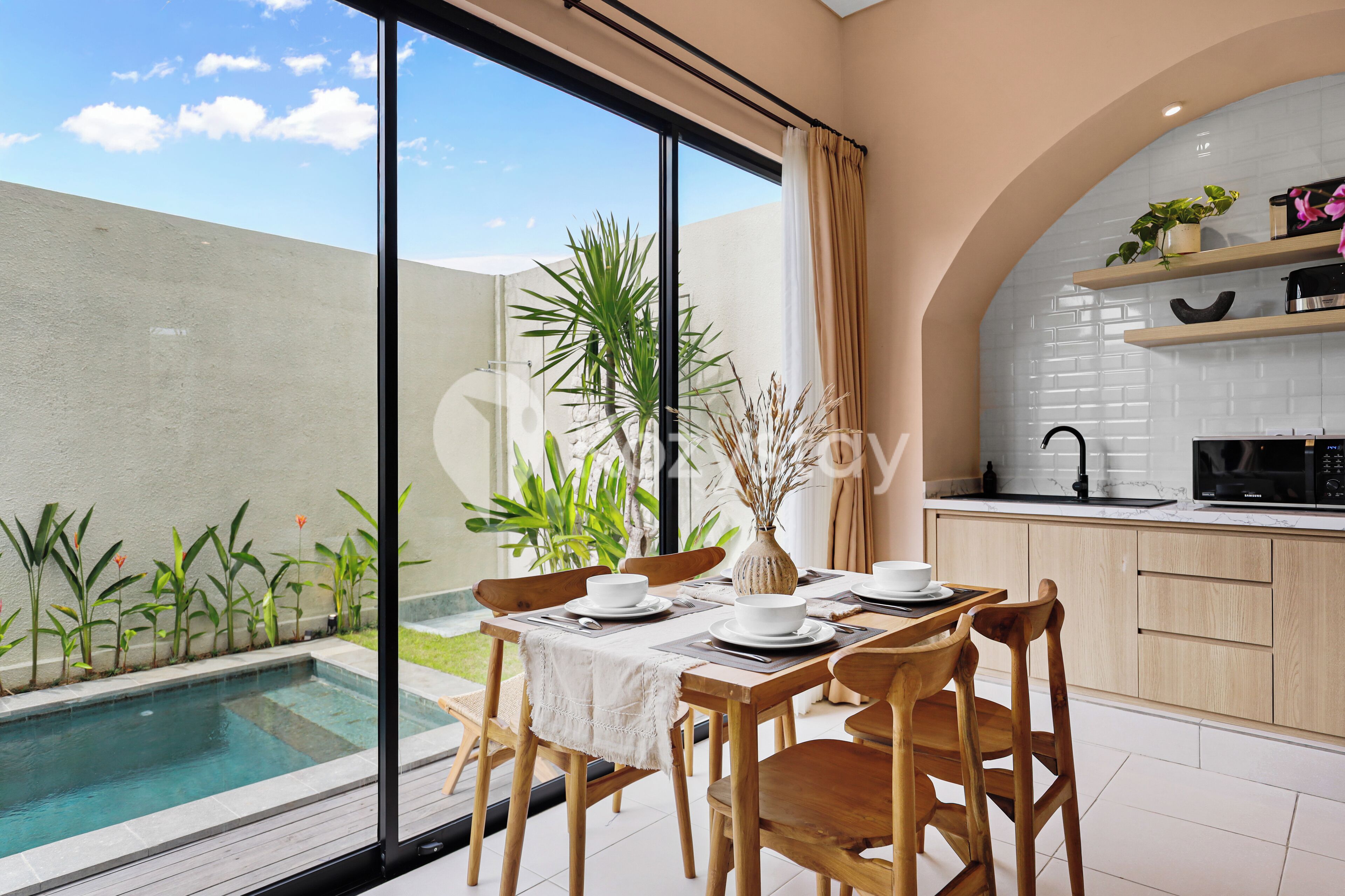 Villa, 2 Bedrooms, Garden View | Dining room