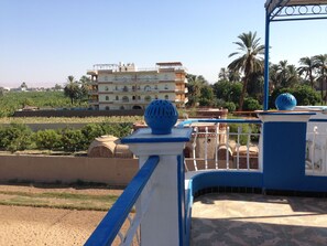Property grounds - Studio mit Pool, Garten und Dachterrasse by Interhome (Luxor)