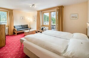 Room - Engadiner Hof (Pontresina)