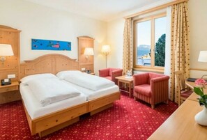 Room - Engadiner Hof (Pontresina)