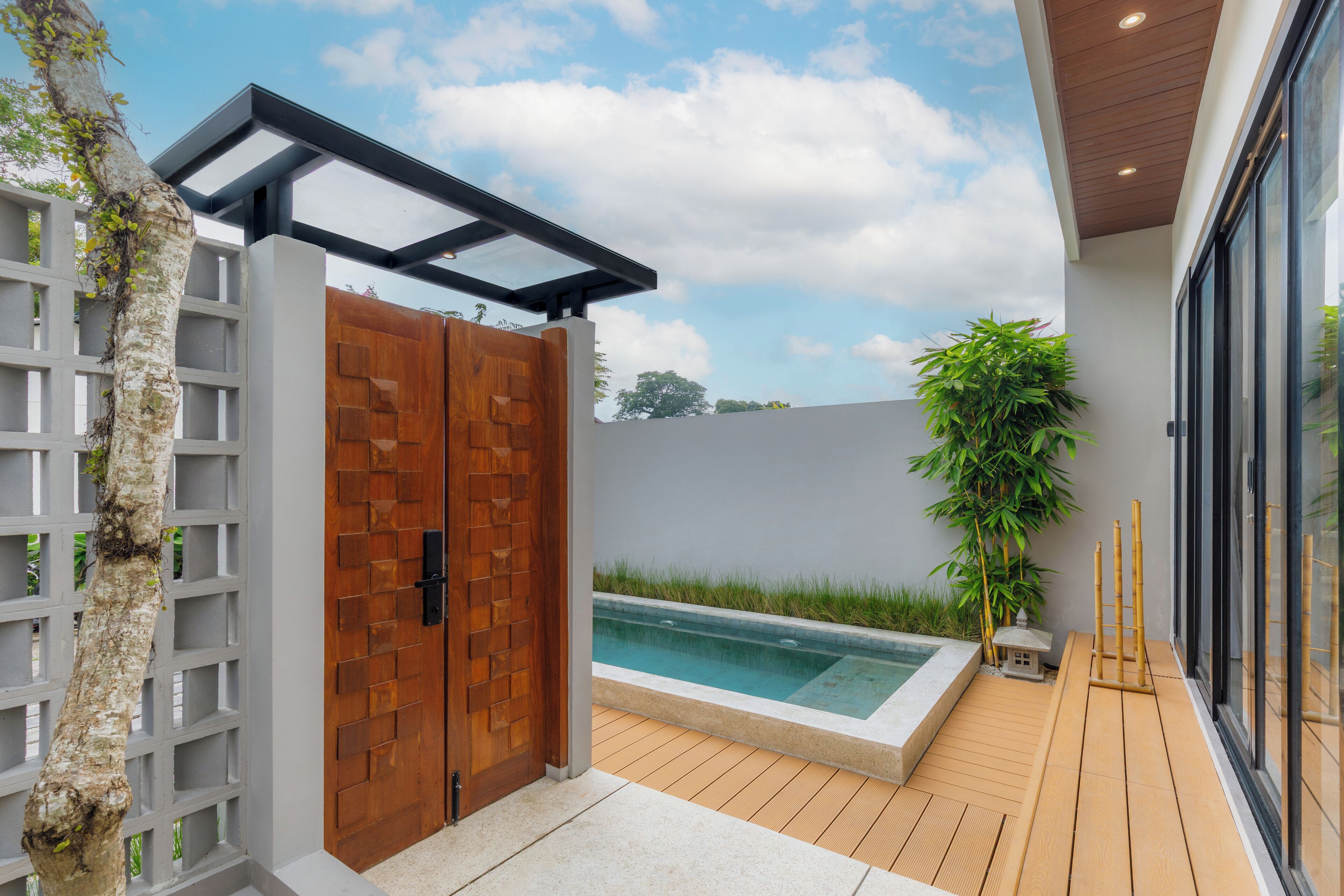 المنشأة من الخارج